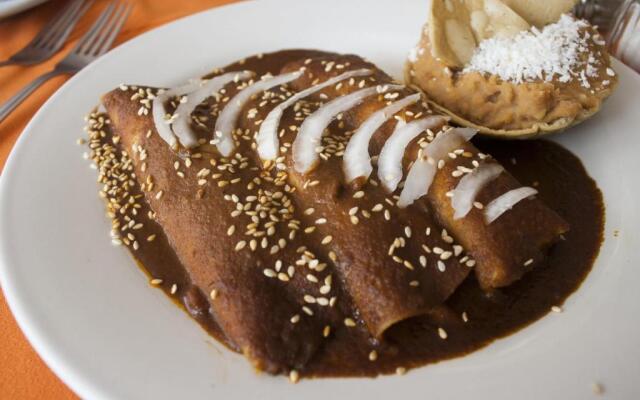 Hotel Puerta Del Sol