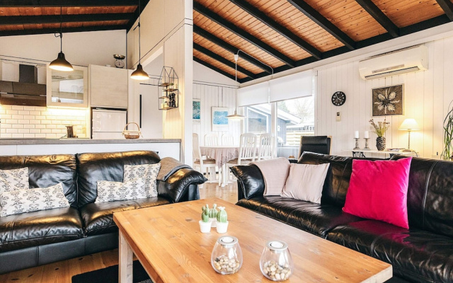 Spacious Holiday Home in Væggerløse near Sea