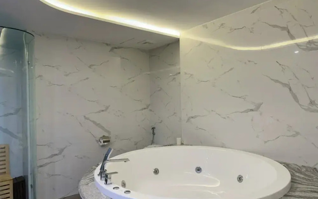 Luxury Phoenix Hotel