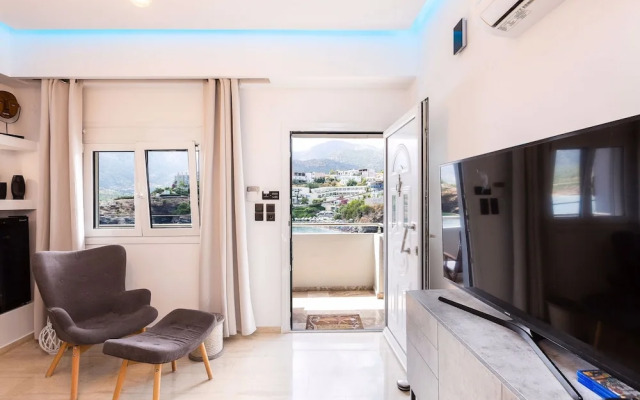 Mpali Bay View And Beach Front Apt Crete