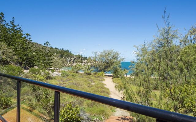 The Beach House At Arthur Bay