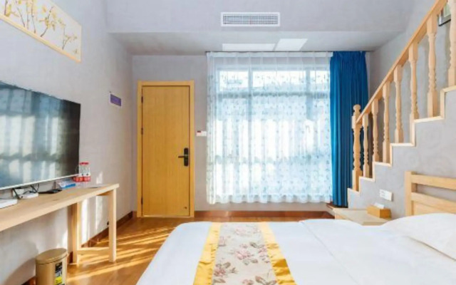 Mo Ni Tang Jia Hot Spring Inn