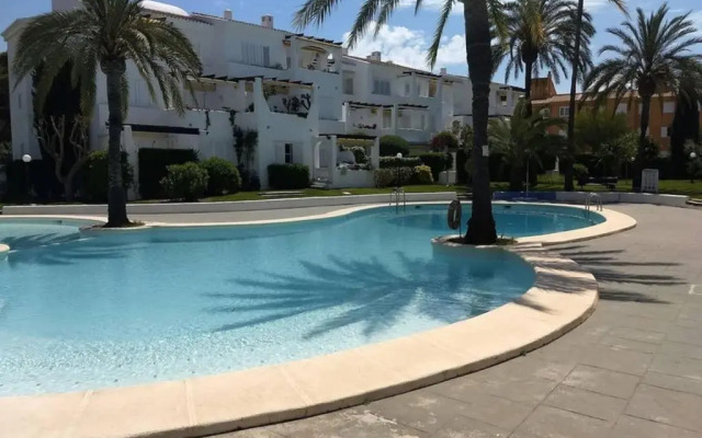 2 bedroom, Sea Front Complex w Pool and private garden