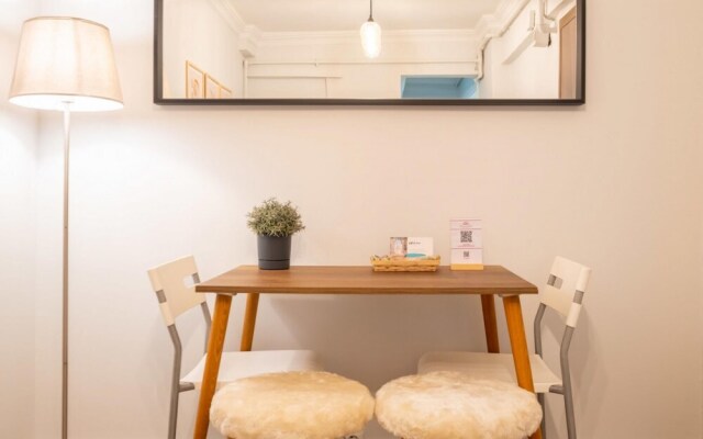 Home With Private Garden Close to Osmanbey Metro