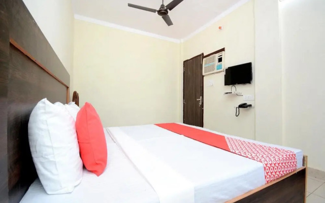 Hotel Tourist by OYO Rooms