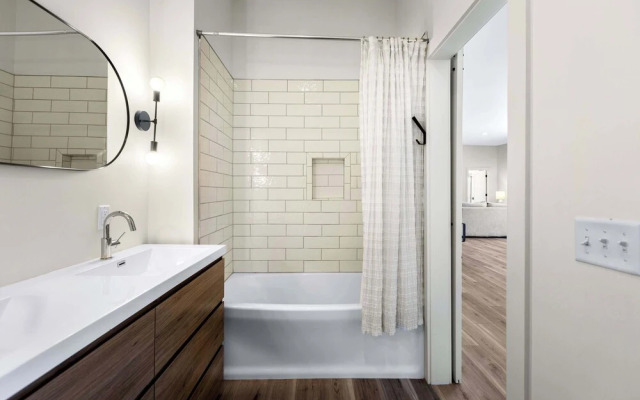 Big Bear Bungalow Stay on Ozark Waterfront