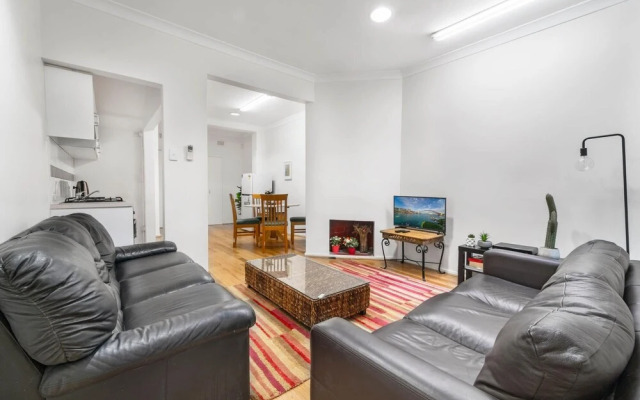 Comfy Darlinghurst Retreat