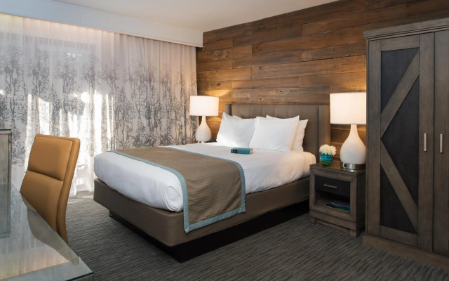 Hotel Azure