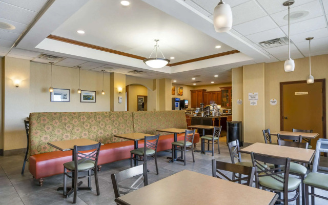 Comfort Inn & Suites Watertown - 1000 Islands