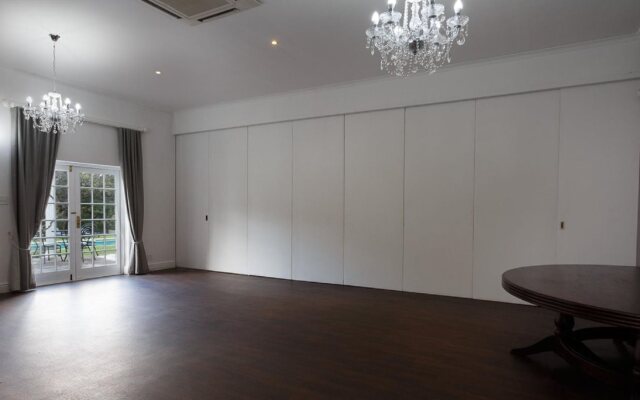 Riverside Boutique Hotel
