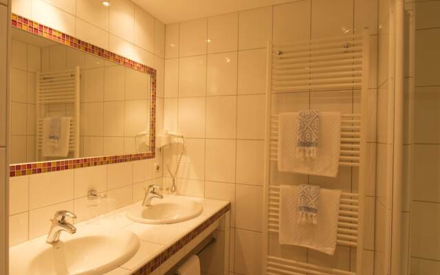 Vintage Hotel Twenty-eight