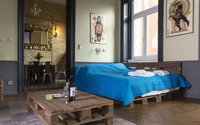 New - Walnuttree Double 12 Person Apartment Central in Budapest - Hungary