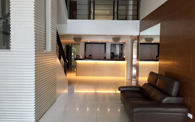 Manhattan Suites Inn