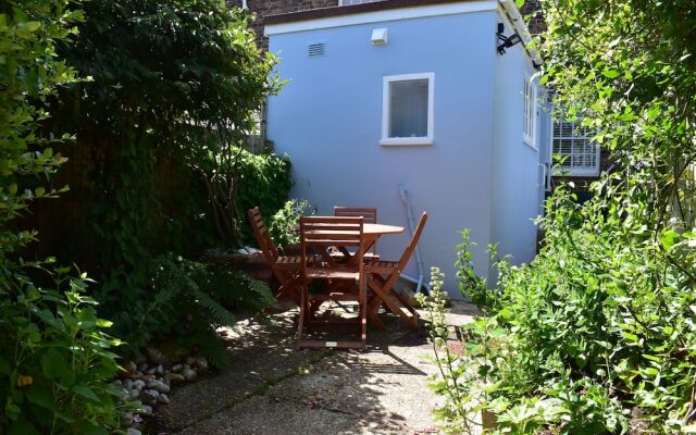 Dolphin Cottage