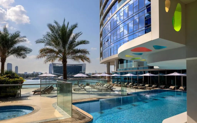 Hilton Dubai Creek Hotel & Residences