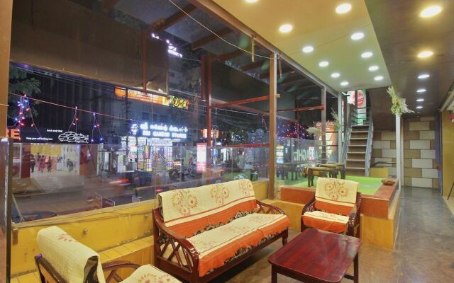 OYO 10551 Hotel RJ Grand