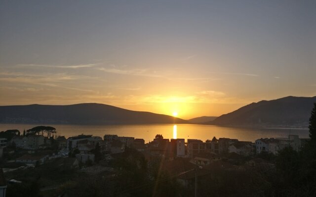 1-bed Large Apartment in Tivat Swiming Pool