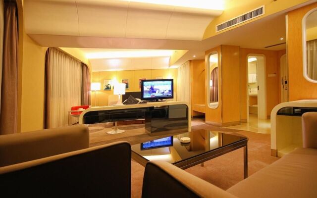 Plive Fly Aviation Theme Hotel