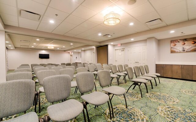 Holiday Inn Knoxville N - Merchant Drive by IHG