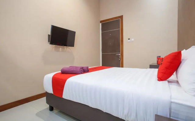 RedDoorz @ Raya Sulfat