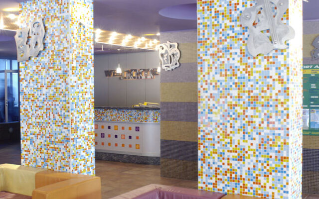 Com Hotel