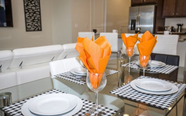 Fabulous Vacation Home  w/ Screened Pool Close To Disney 146