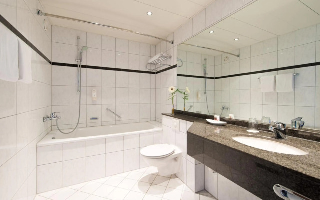 Leonardo Hotel Koeln Bonn Airport