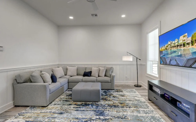 The Great White 306 DAR