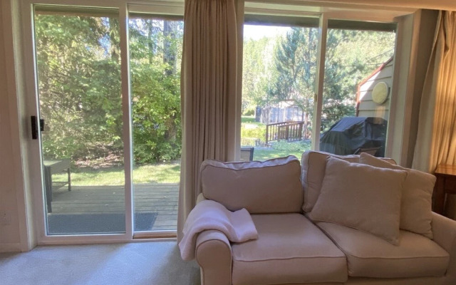 Mh206 Mountain Harbor Hideout