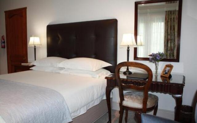 Hermanus Dorpshuys Guesthouse