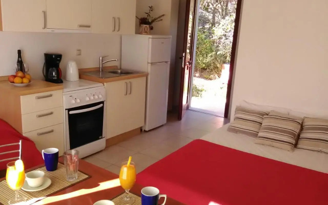 Mikros Gialos Apartments