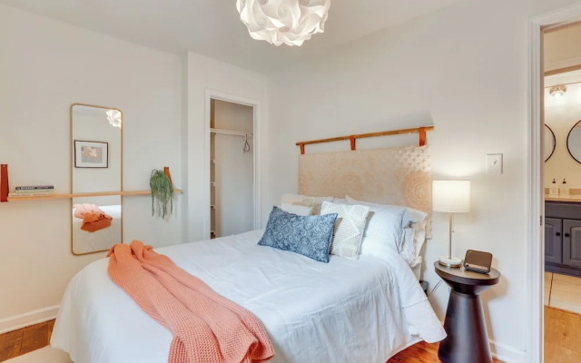 Patio & Lake Views: Family-friendly Canton Retreat