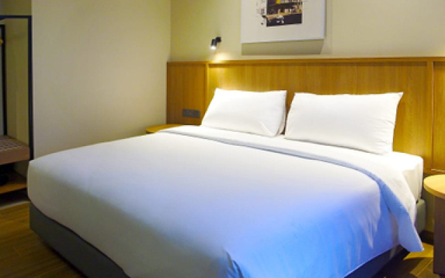 Samai Suites – Guest Rooms – Bandar Lampung