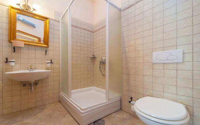 Amoret Apartments