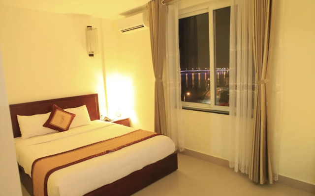 Luxe Hotel