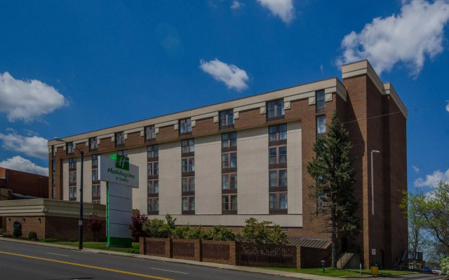 Quality Inn & Suites Downtown Mansfield