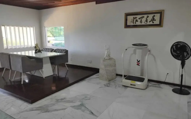 Casa com Piscina 50000 lts Área Gourmet