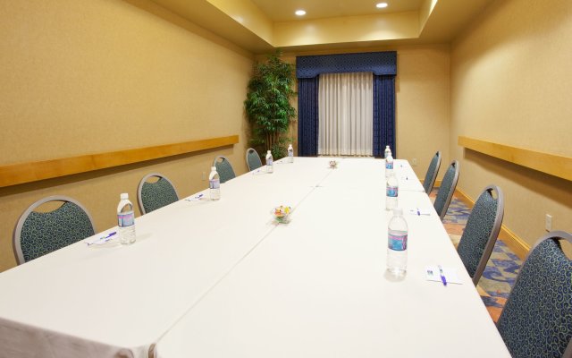 Holiday Inn Express Hotel Sacramento Airport Natomas, an IHG Hotel