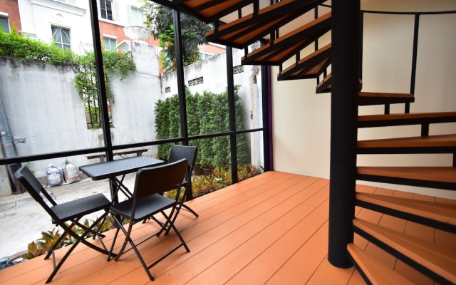 Thonglor Suites