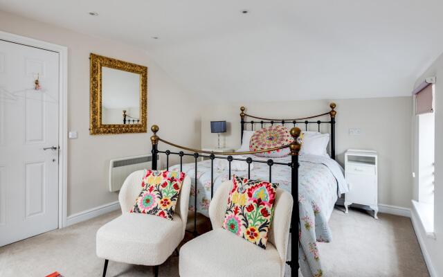 The Mews - 1BR Studio in Jericho Near City Centre