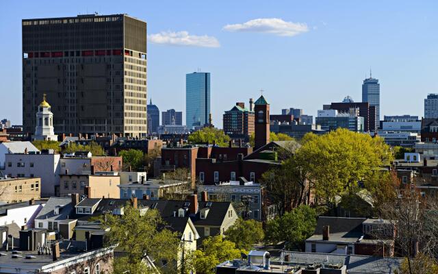 Holiday Inn Express & Suites Boston - Cambridge by IHG