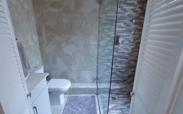 Luxurious Sea Point Apartment