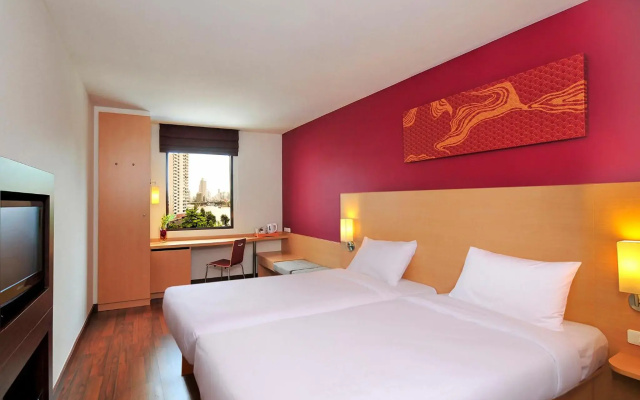 ibis Bangkok Riverside