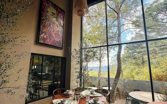 Serenzzo Hotel & Cuisine