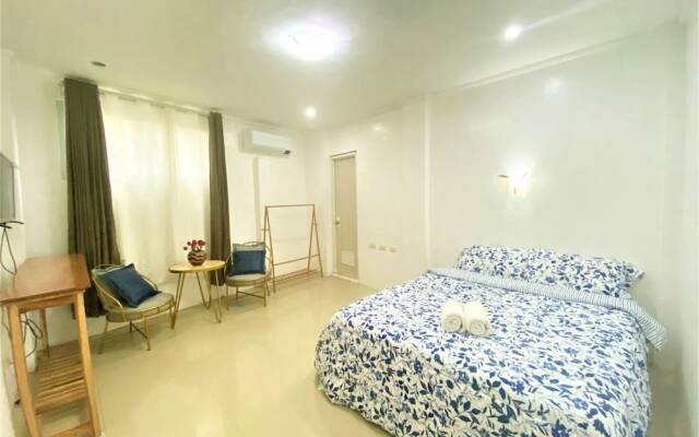 Marina Breeze Resort