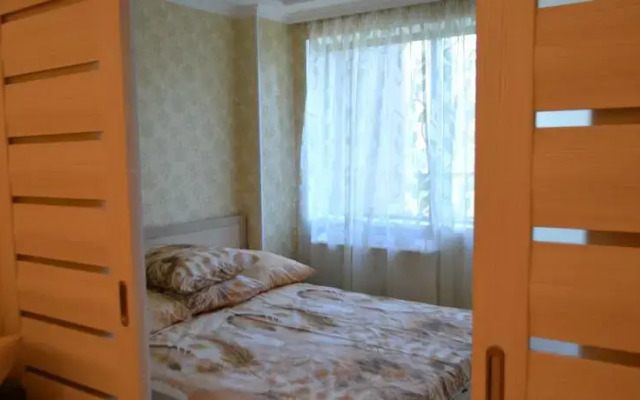 Версаль на Несербской