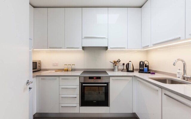 Bright 2 Bedroom Apartment Chelsea