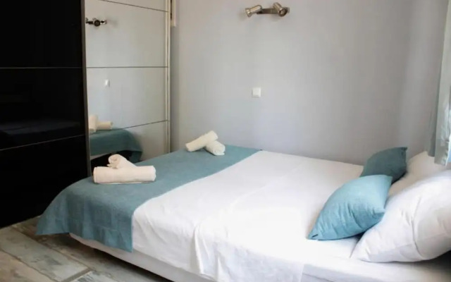 Valentino - With Pool - H