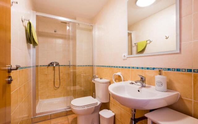 GO2TENERIFE Apart'Tera Solarium, Terraces, Swimming pools & Parking
