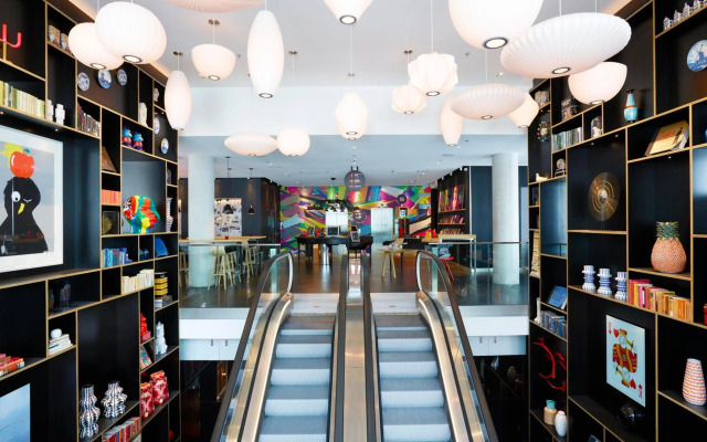 citizenM Paris la Défense